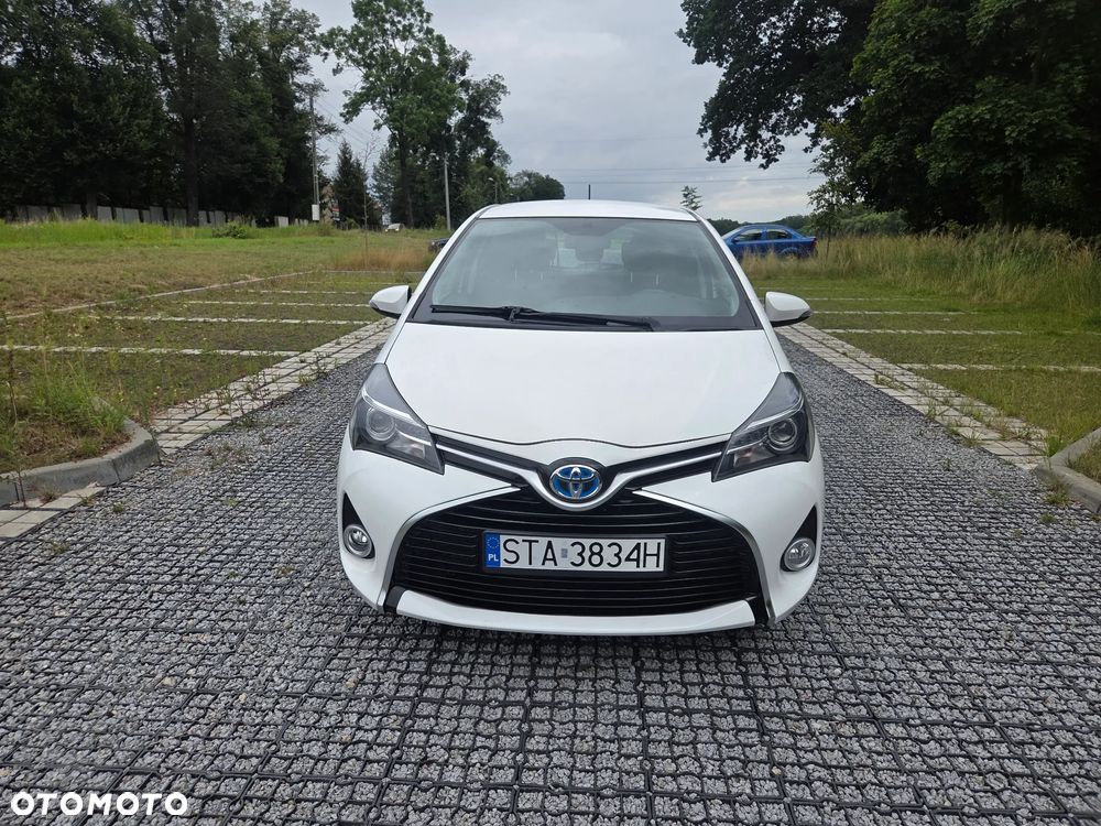 Toyota Yaris Hybrid 100 Sol - 3