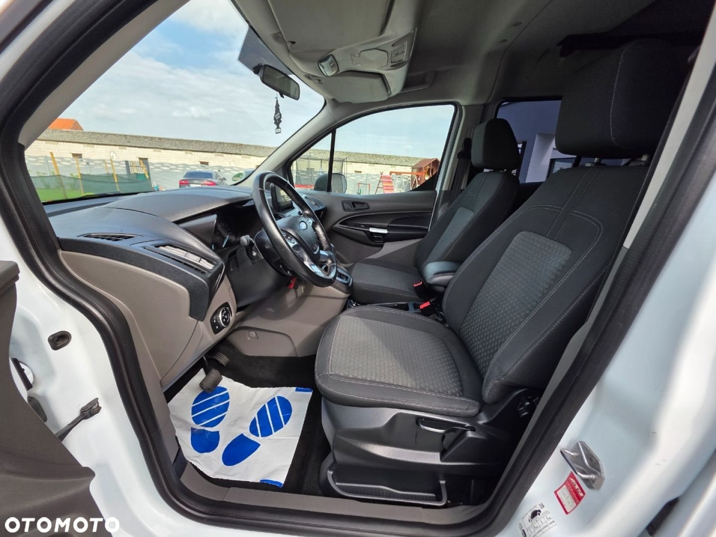 Ford Transit Connect - 9