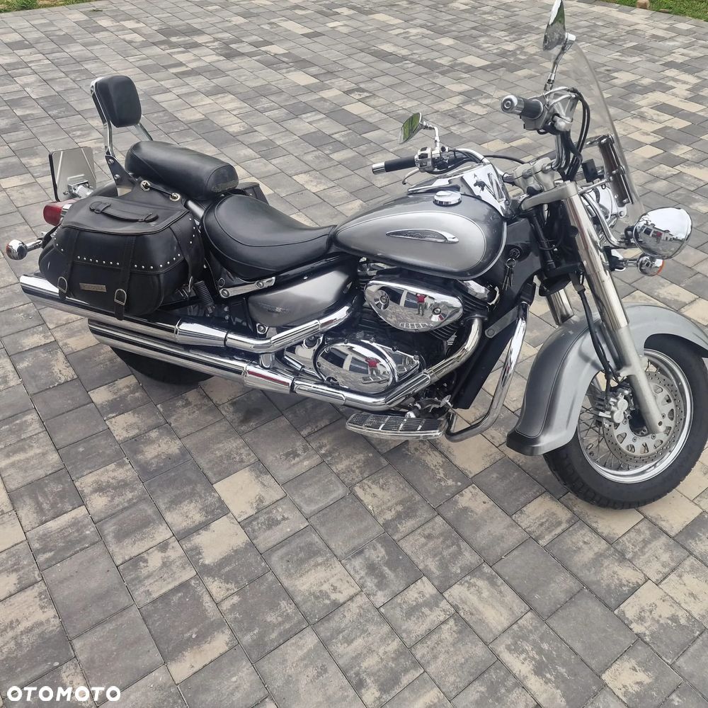 Suzuki Intruder - 2