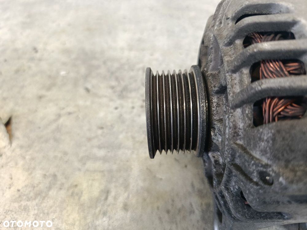 ALTERNATOR RENAULT CLIO III 8200654541 TG9B042  2543509A  VALEO 1.2 - 6