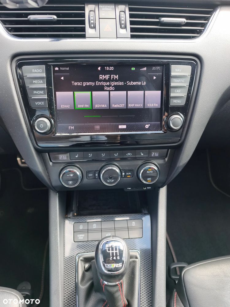 Skoda Octavia 2.0 TSI RS - 16