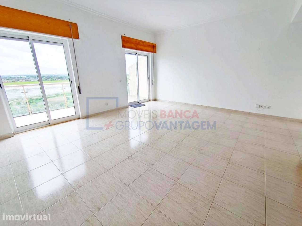 Apartamento T2, com  3 varandas e uma vista deslumbrante, a cerca d... - Grande imagem: 2/30
