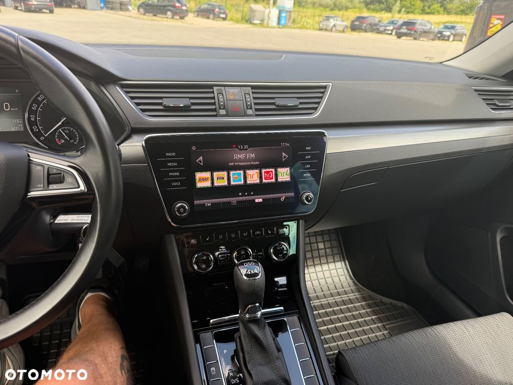 Skoda Superb 2.0 TDI 4x4 DSG Premium Edition - 28