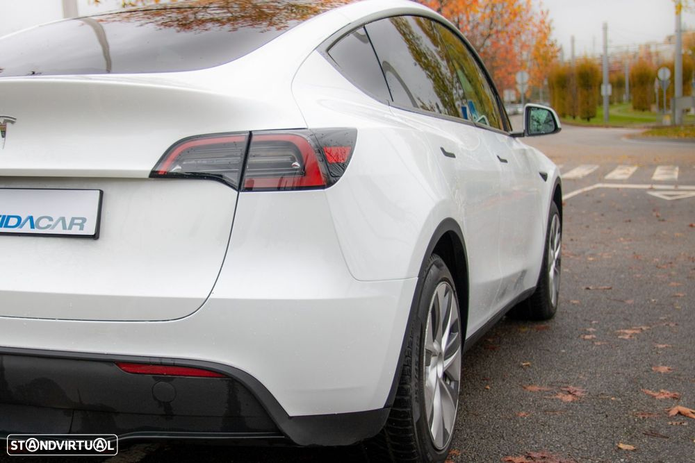 Tesla Model Y RWD - 35