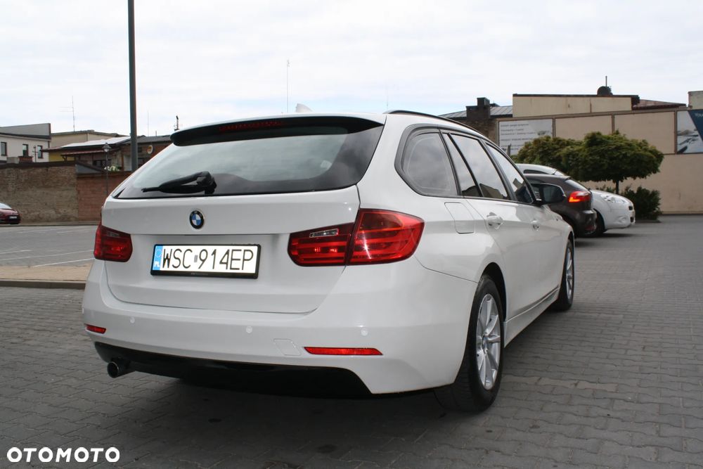 BMW Seria 3 318d Sport Line - 11
