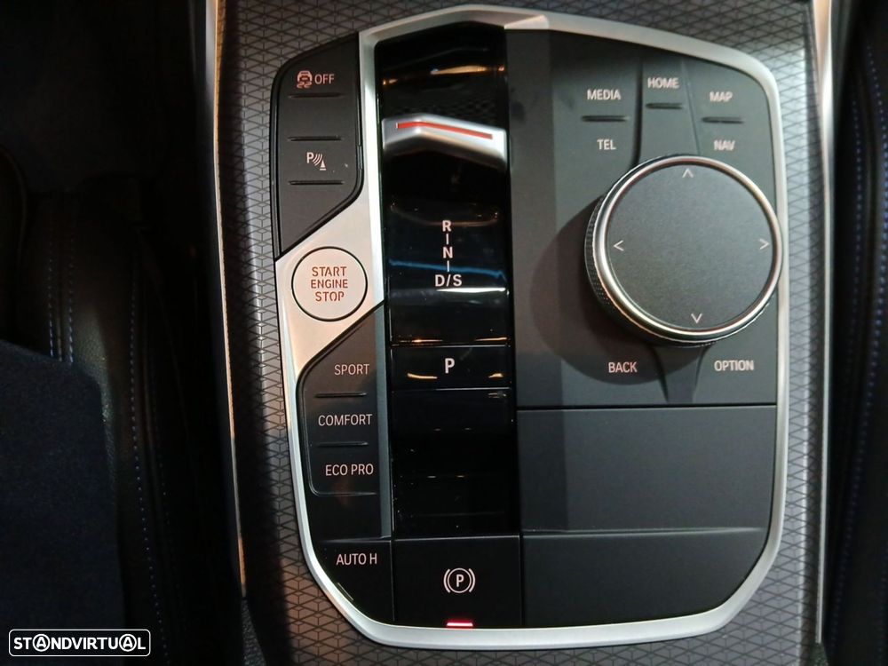 BMW 320 d Pack Desportivo M Auto - 15