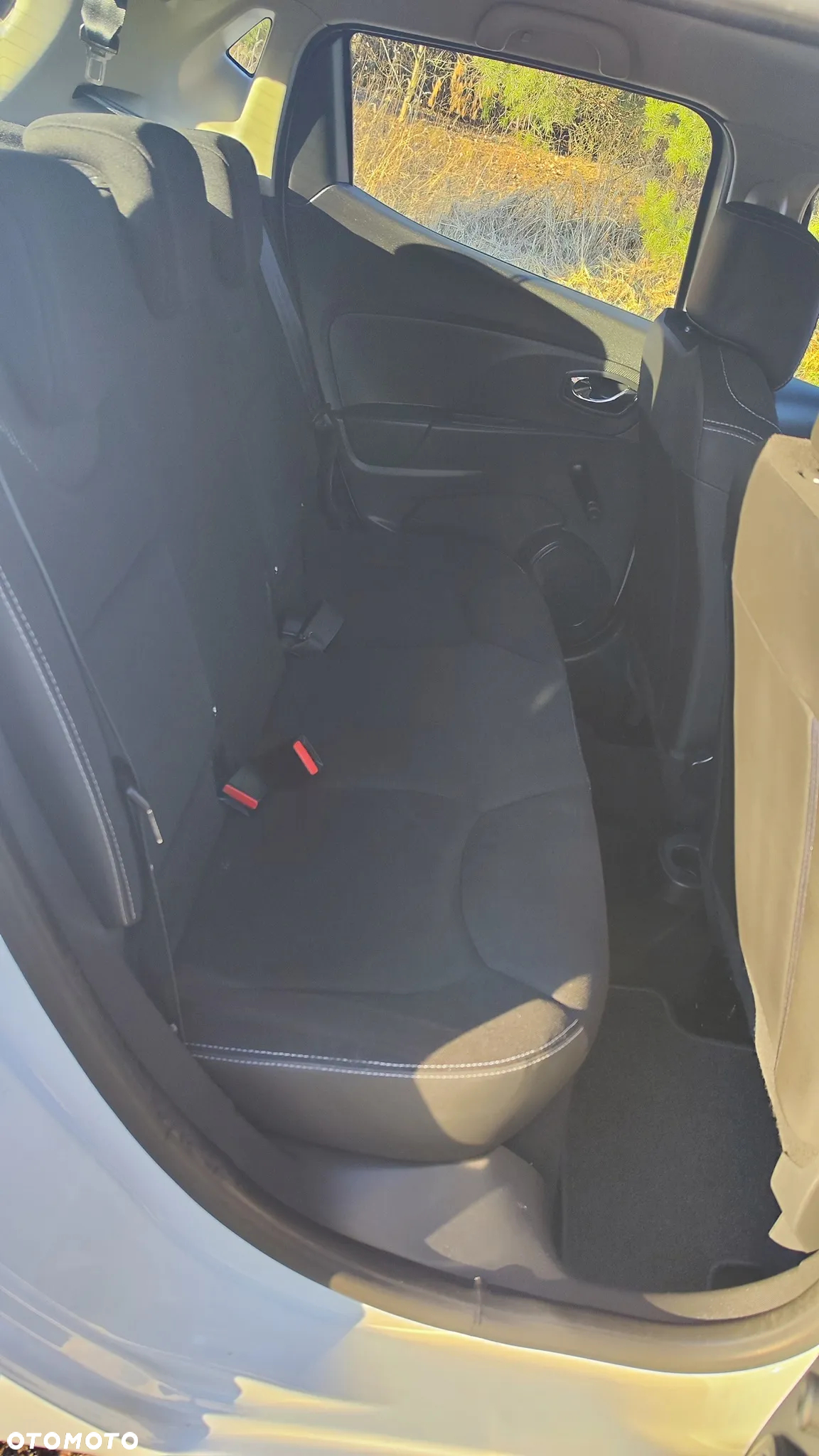 Renault Clio 1.2 16V 75 LIMITED - 10