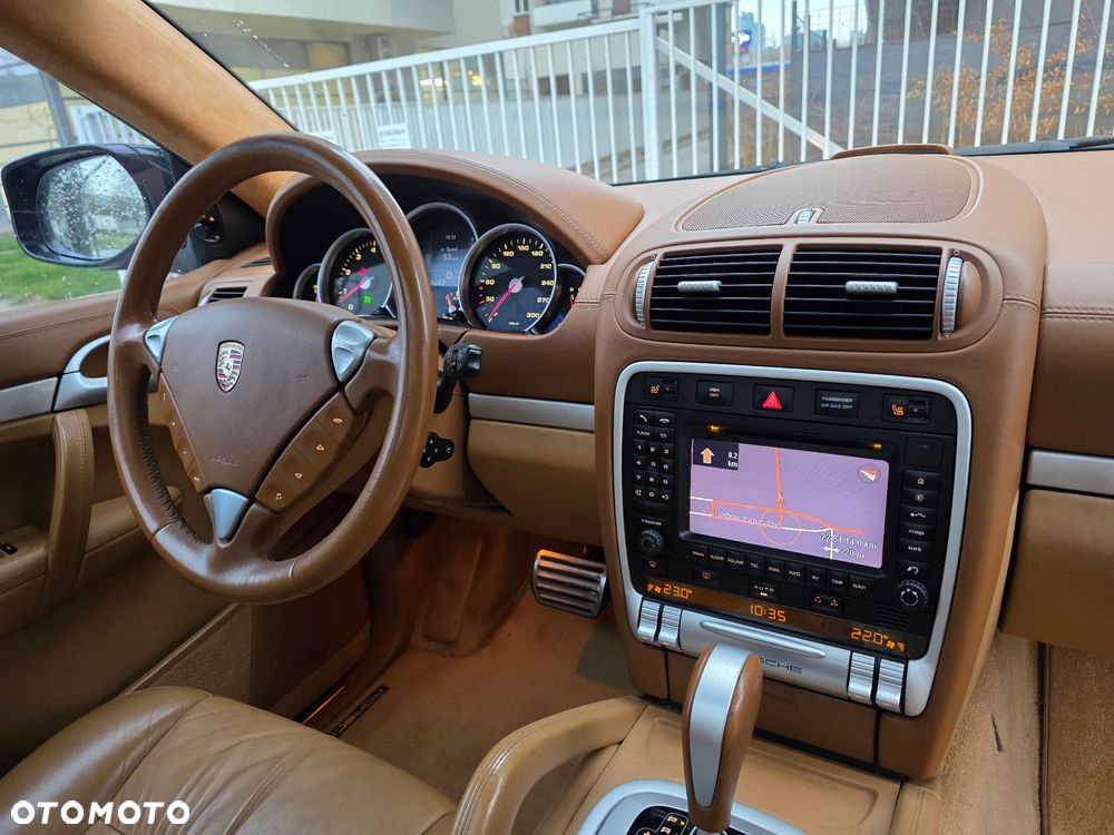 Porsche Cayenne - 10