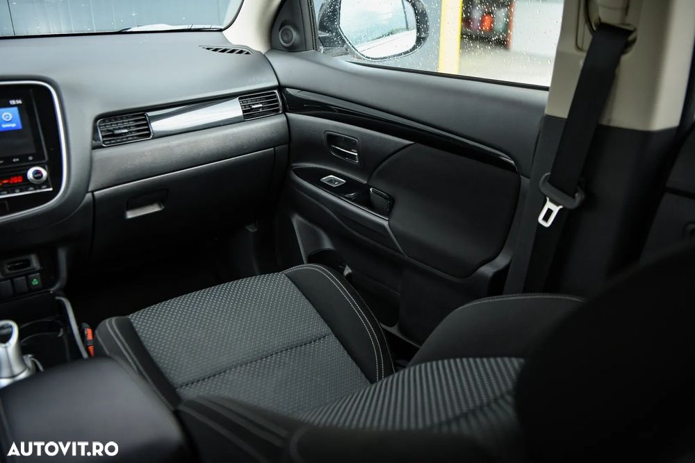 Mitsubishi Outlander 2.4 4WD - 24