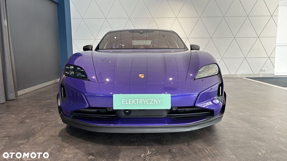 Porsche Taycan 105kWh Turbo S - 9