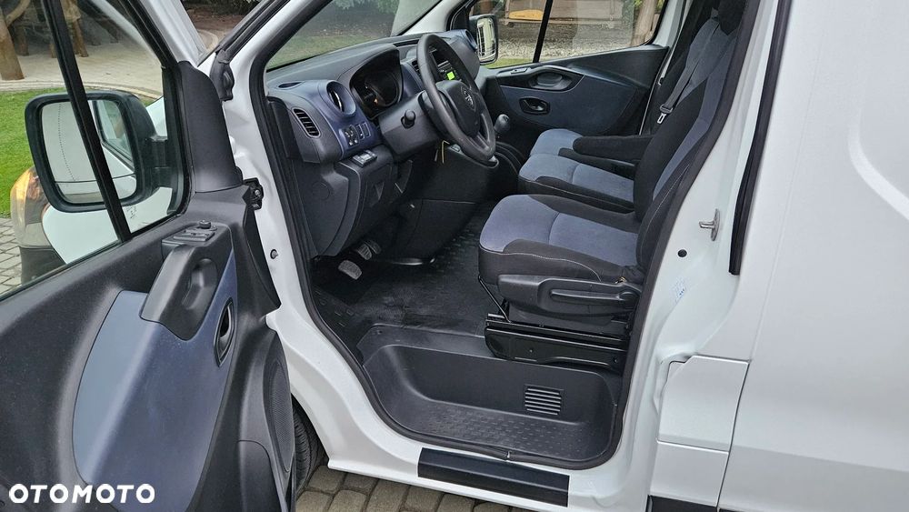 Opel Vivaro 120KM - 11