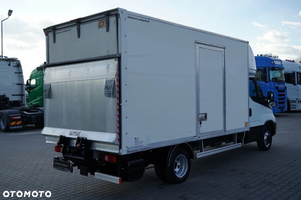 Iveco DAILY 35-160 / KONTENER 4,2 M / WINDA / BLIŹNIAK   DMC: 3500 KG /  2022 - 9