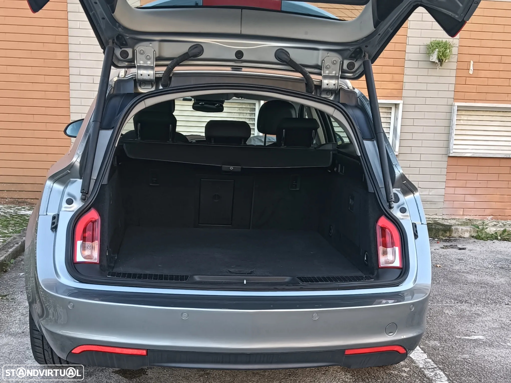 Opel Insignia Sports Tourer - 8