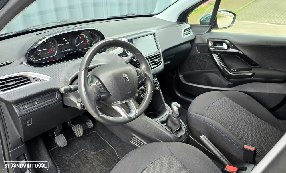 Peugeot 208 1.2 PureTech Signature - 8