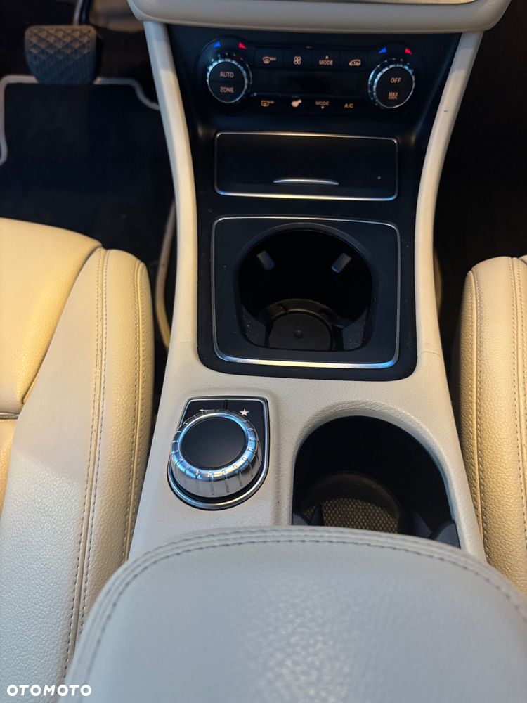 Mercedes-Benz CLA 250 4-Matic - 14