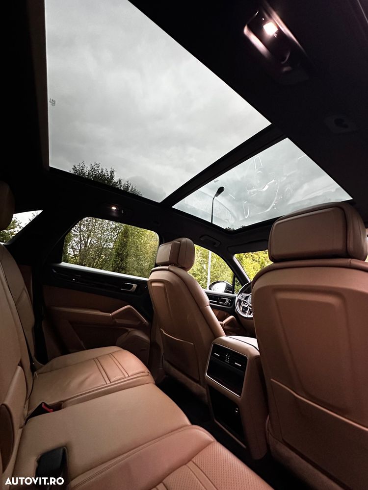 Porsche Cayenne - 29