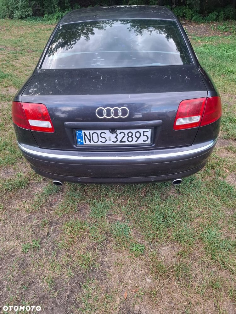 Audi A8 4.2 L Quattro - 15