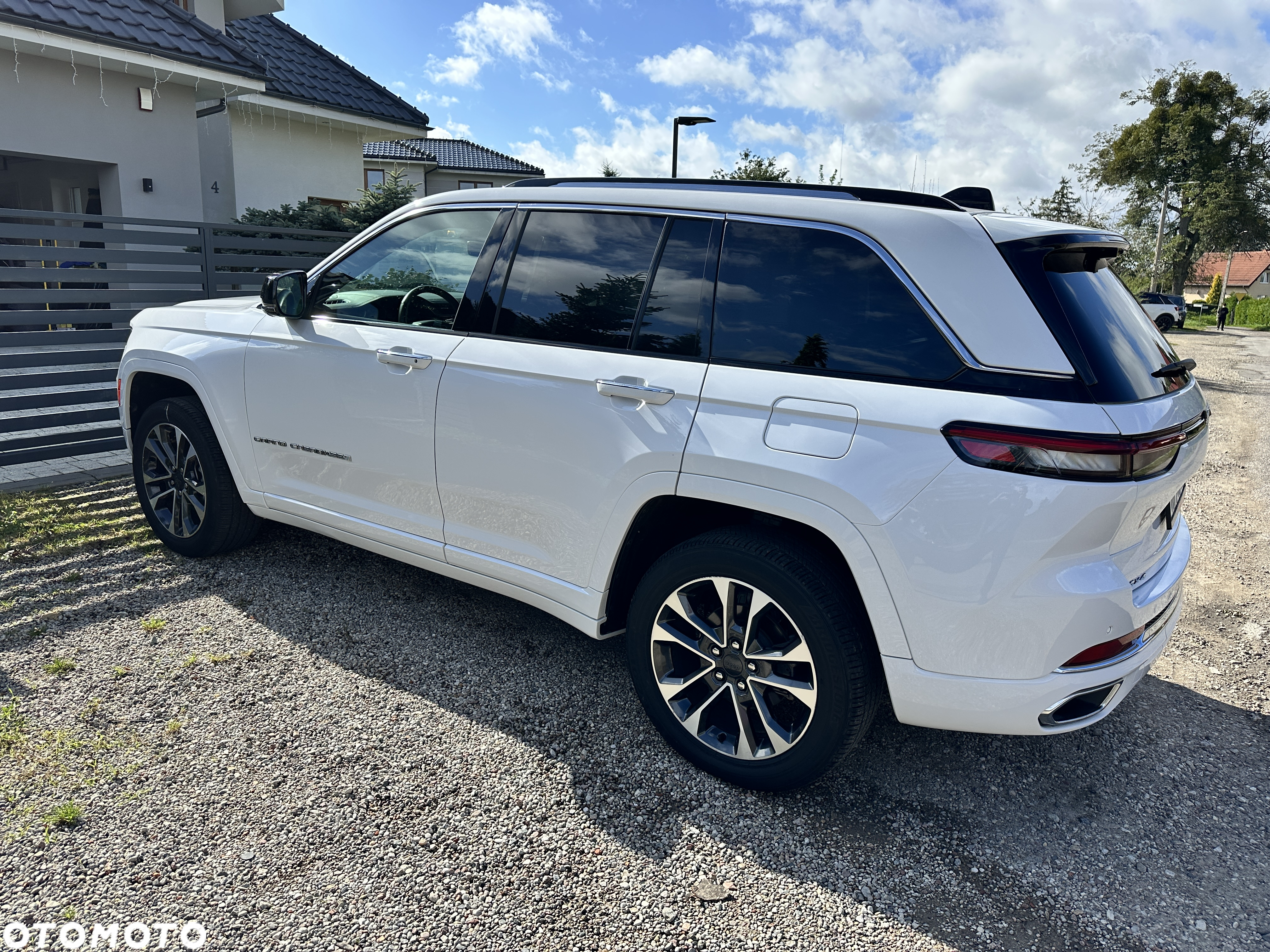 Jeep Grand Cherokee - 19