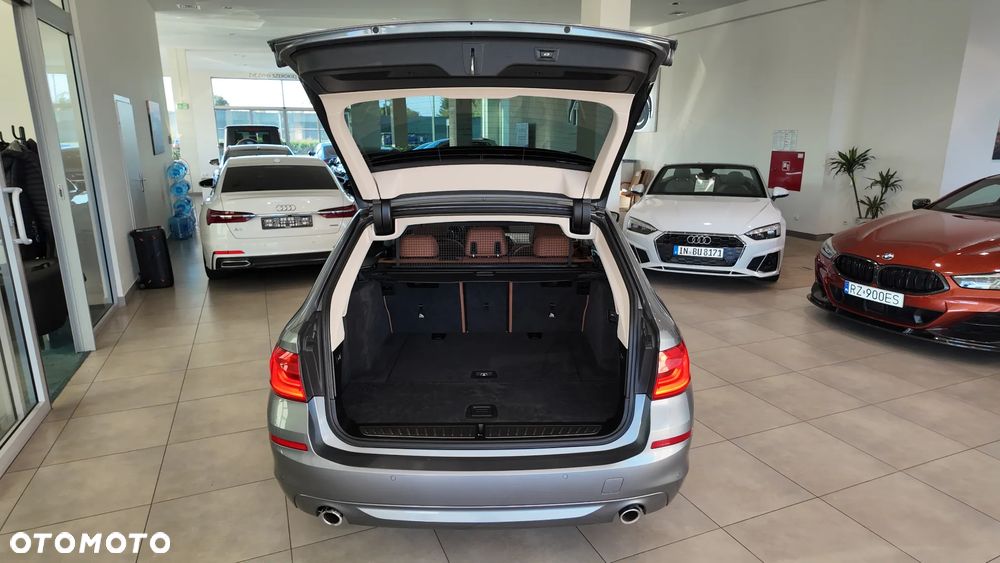 BMW Seria 5 520d Luxury Line sport - 40