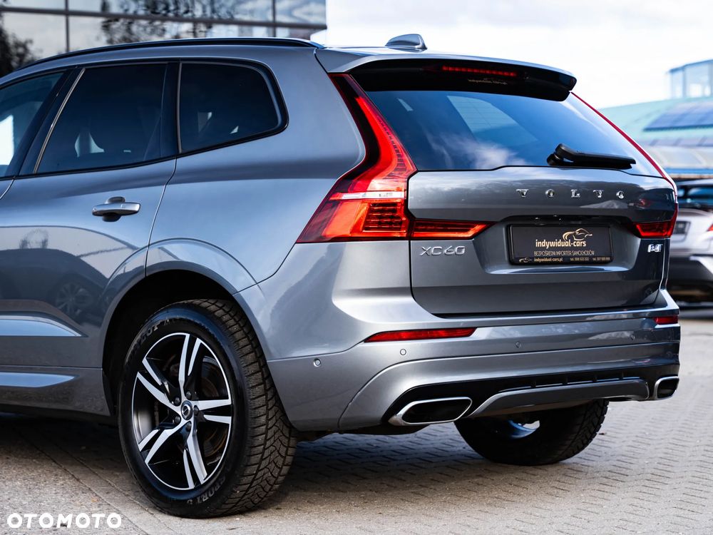 Volvo XC 60 B4 D AWD Plus Dark - 11