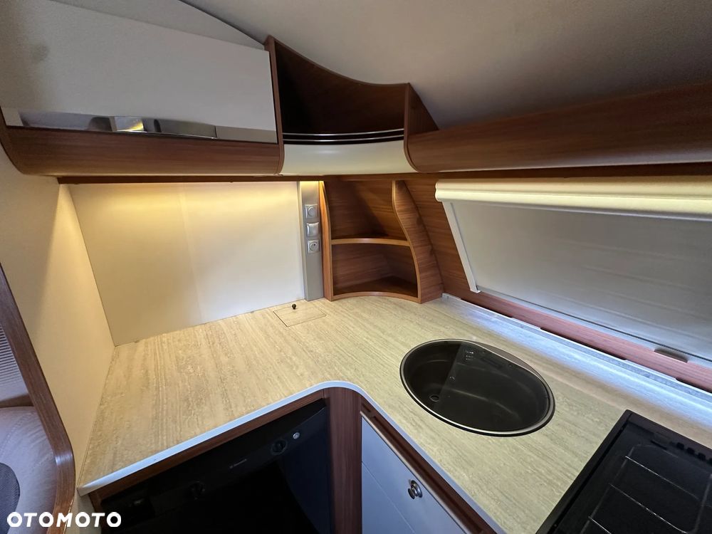 Adria ADORA 613 HT z przedsionkiem Isabella i napędem osi. RATY - 16