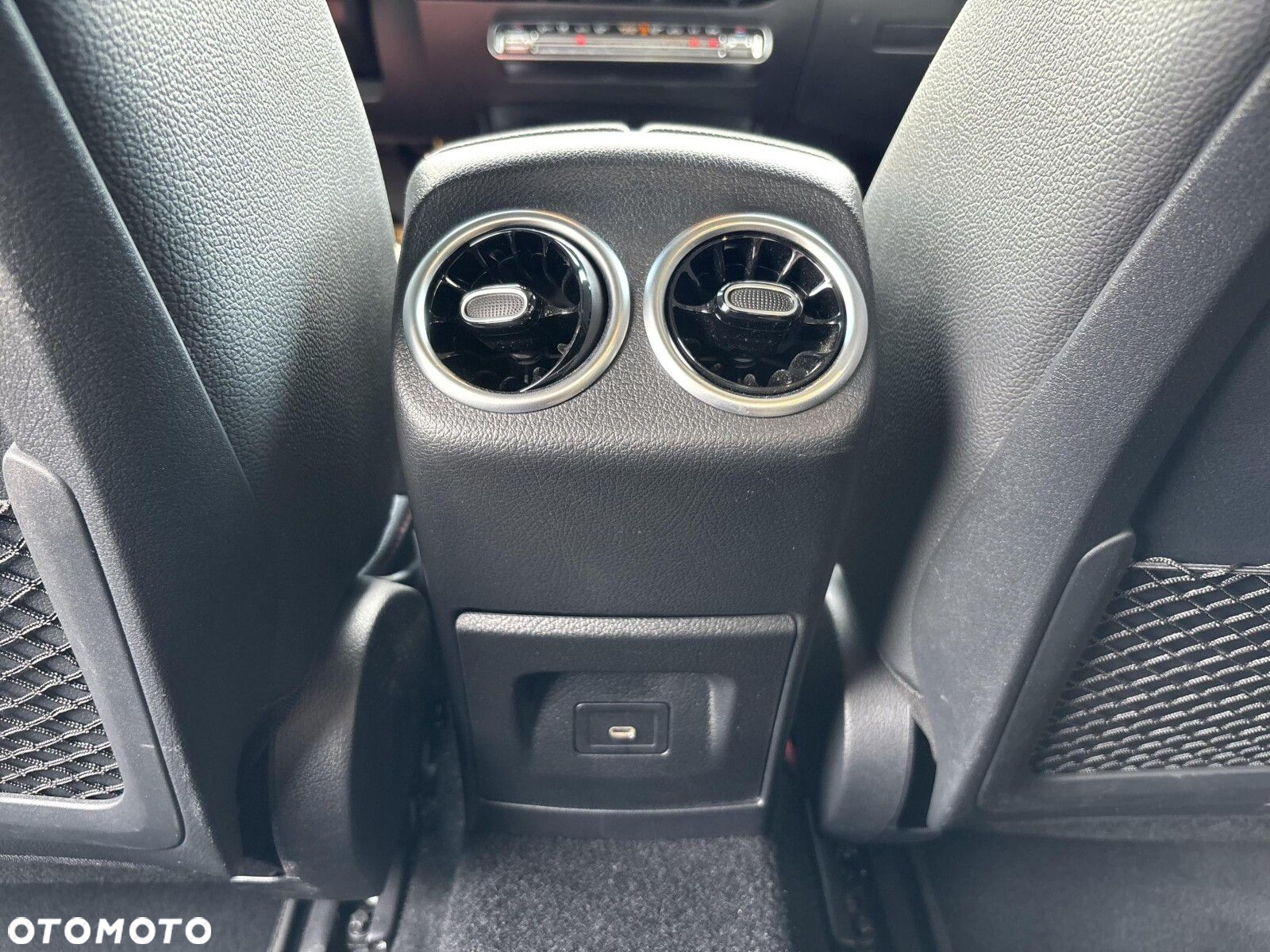 Mercedes-Benz CLA - 21