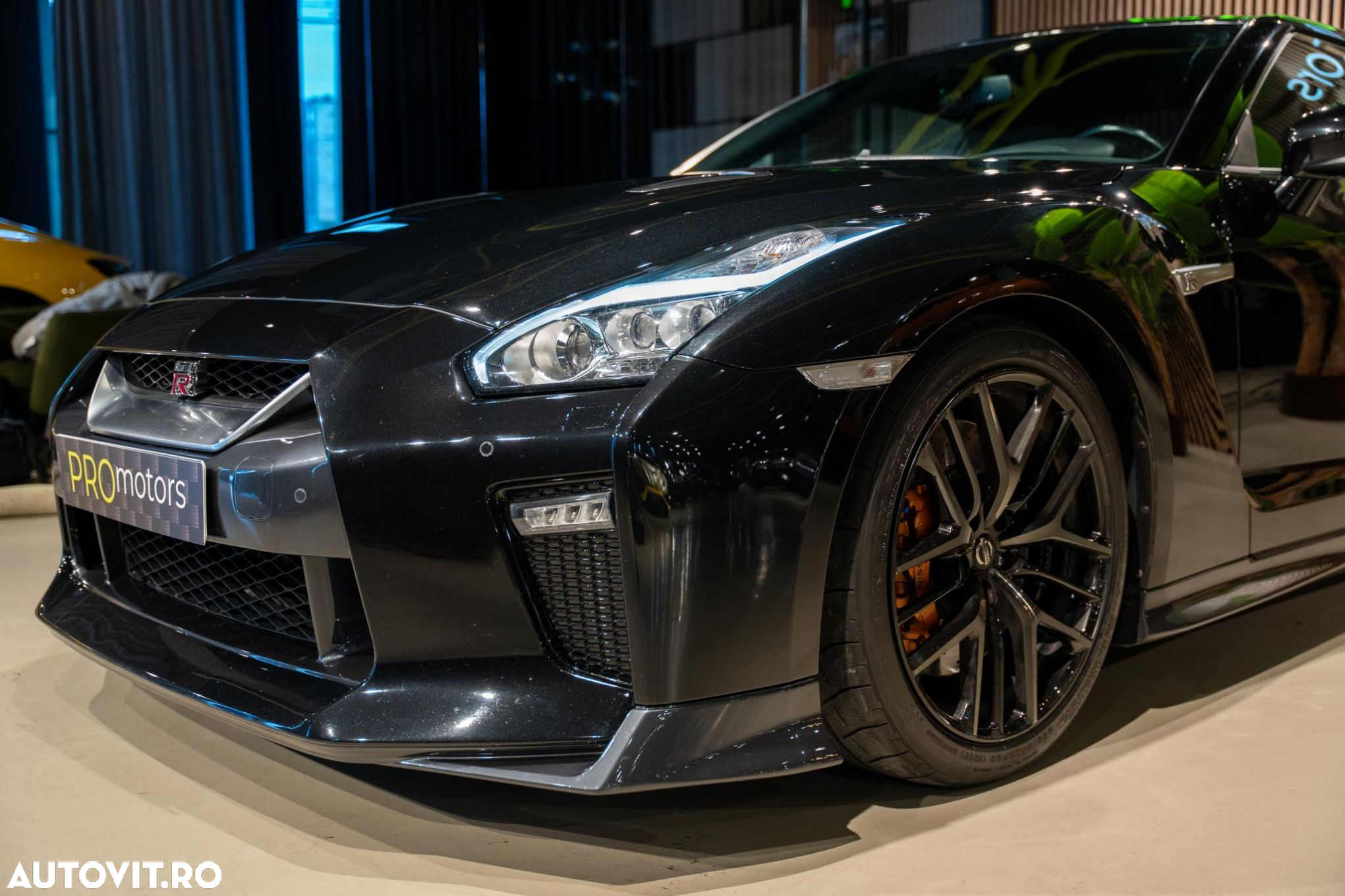 Nissan GT-R - 13
