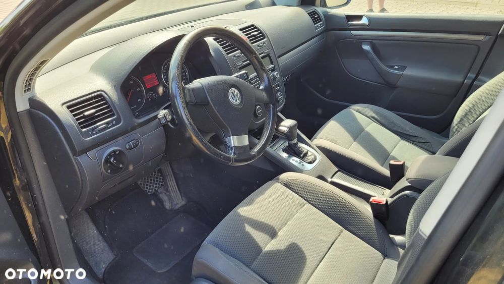 Volkswagen Golf 2.0 TDI Comfortline DSG - 4