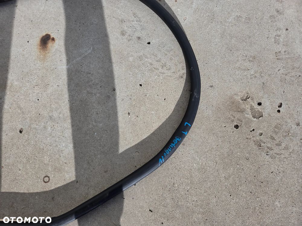 Uszczelka drzwi lewych tylnych bocznych Citroen Berlingo IV - 5