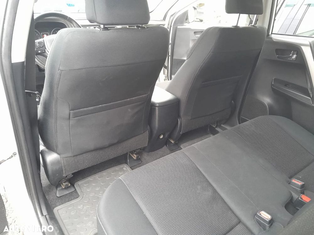 Toyota RAV4 2.0 D-4D 2WD Comfort - 12