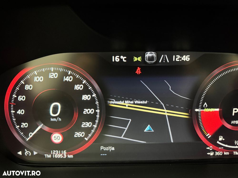 Volvo XC 60 T8 Twin Engine AWD Momentum Pro - 8