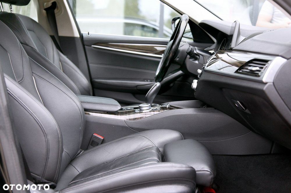 BMW Seria 5 520d xDrive Luxury Line - 15