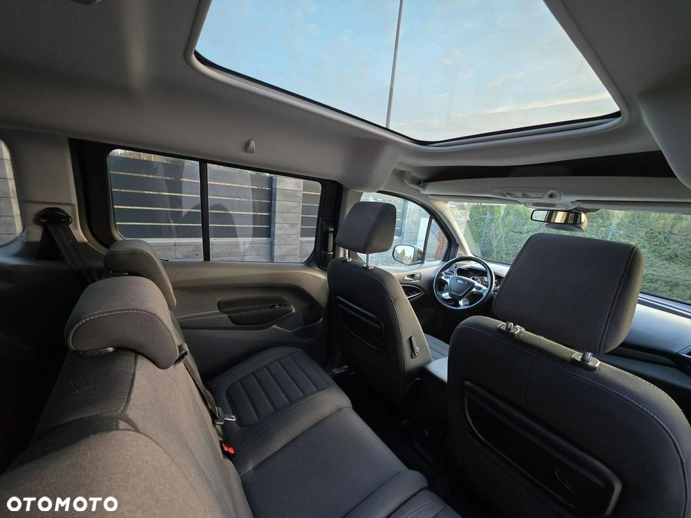 Ford Tourneo Connect Grand - 12
