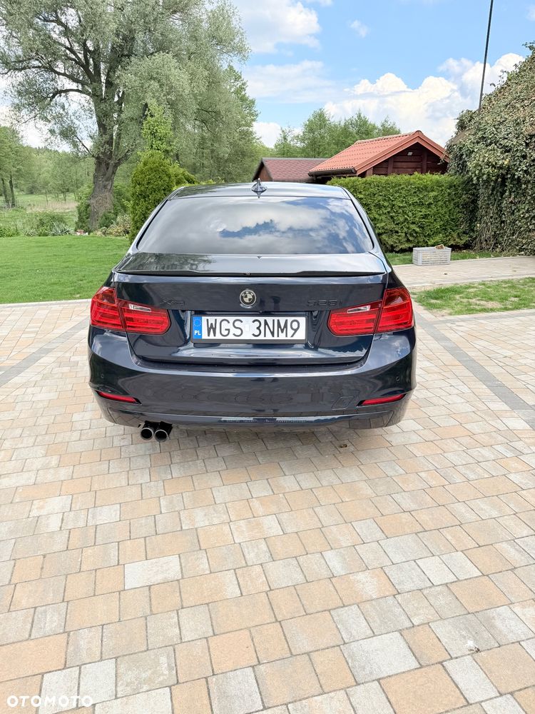 BMW Seria 3 328i xDrive Sport Line - 5