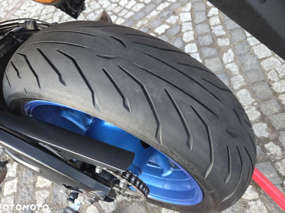Suzuki GSX - 14