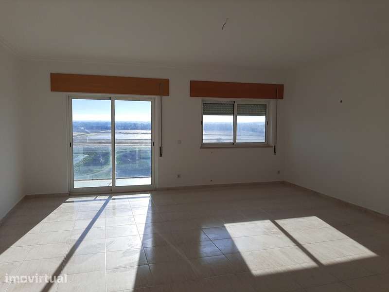 Apartamento em Azambuja, Azambuja - Grande imagem: 2/16
