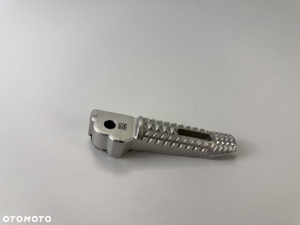 Podnóżek tylny prawy BMW S1000RR K67 2019+ - 5