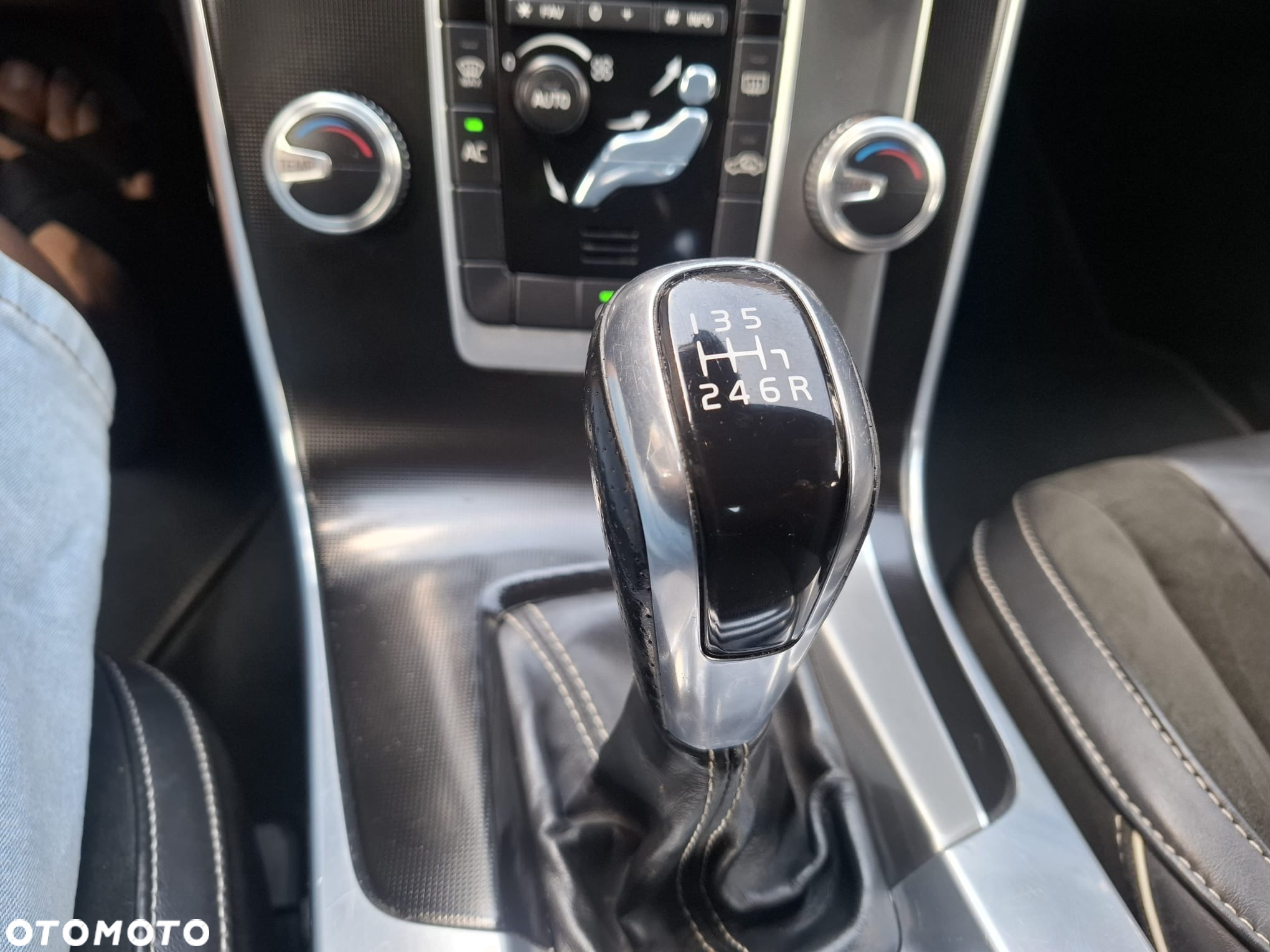 Volvo S60 D2 Drive-E R-Design Momentum - 22