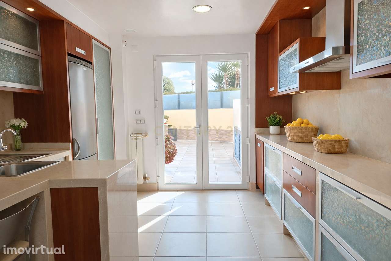 MORADIA T3+1 com VISTA MAR Total, PISCINA AQUECIDA e Zona Privada de L - Grande imagem: 3/39