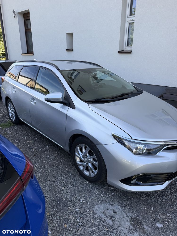 Toyota Auris - 4