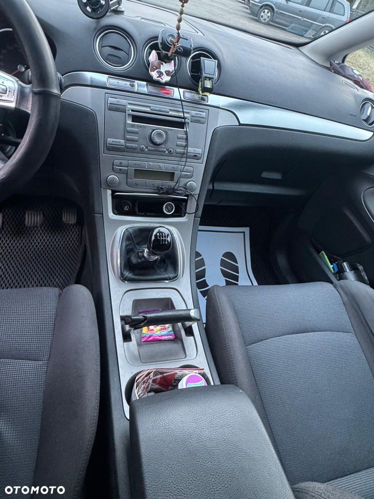 Ford S-Max - 21