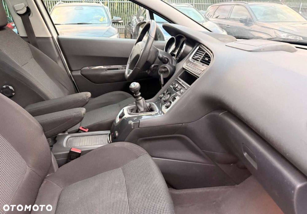 Peugeot 5008 - 6