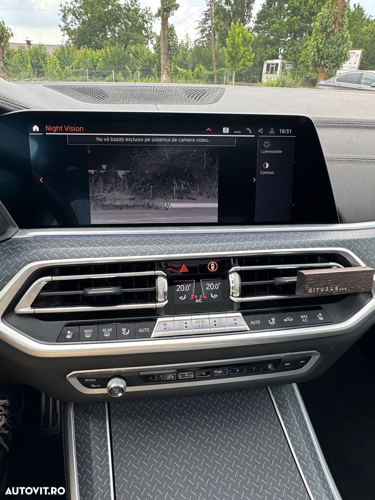 BMW X5 xDrive30d - 33