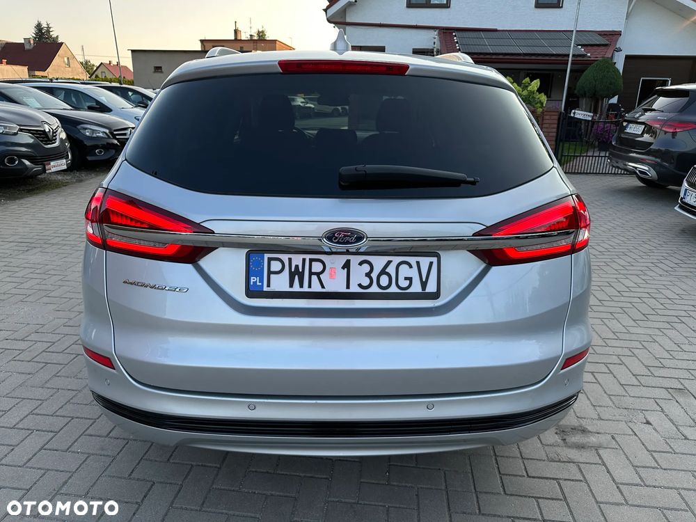 Ford Mondeo - 35