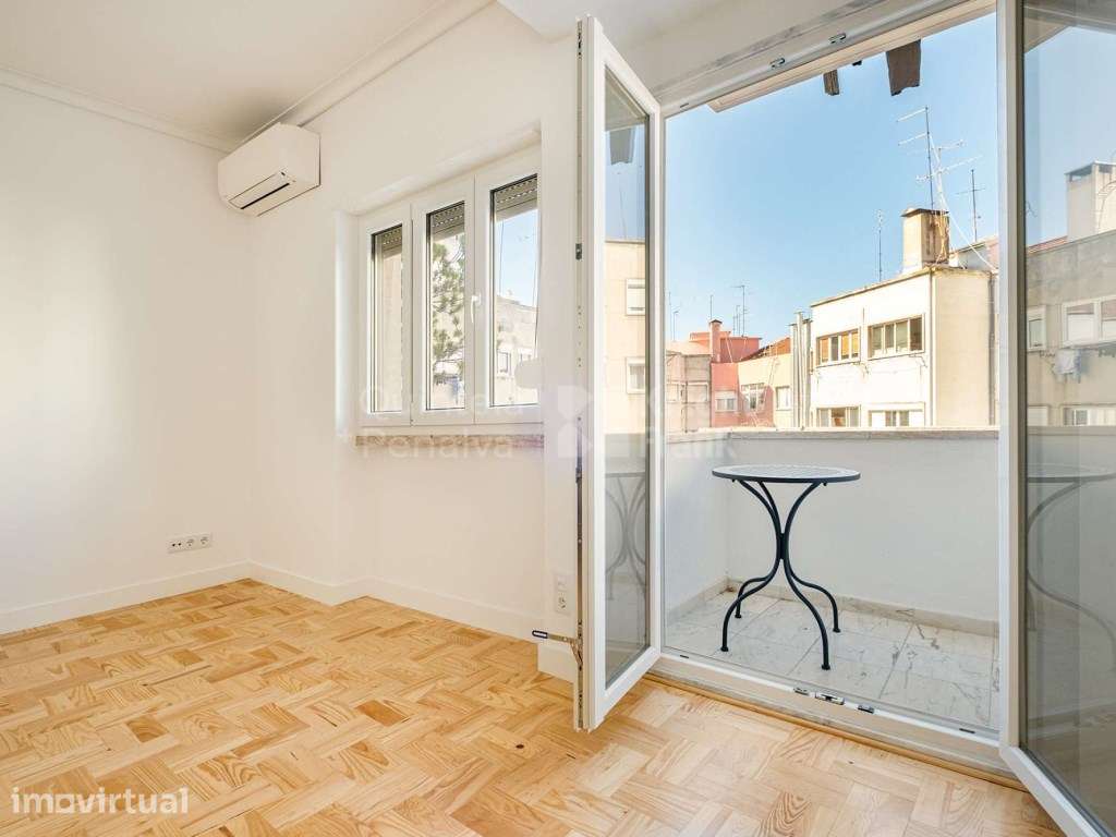 Apartamento T1 para arrendamento, semi-mobilado em Santo António - Grande imagem: 3/24