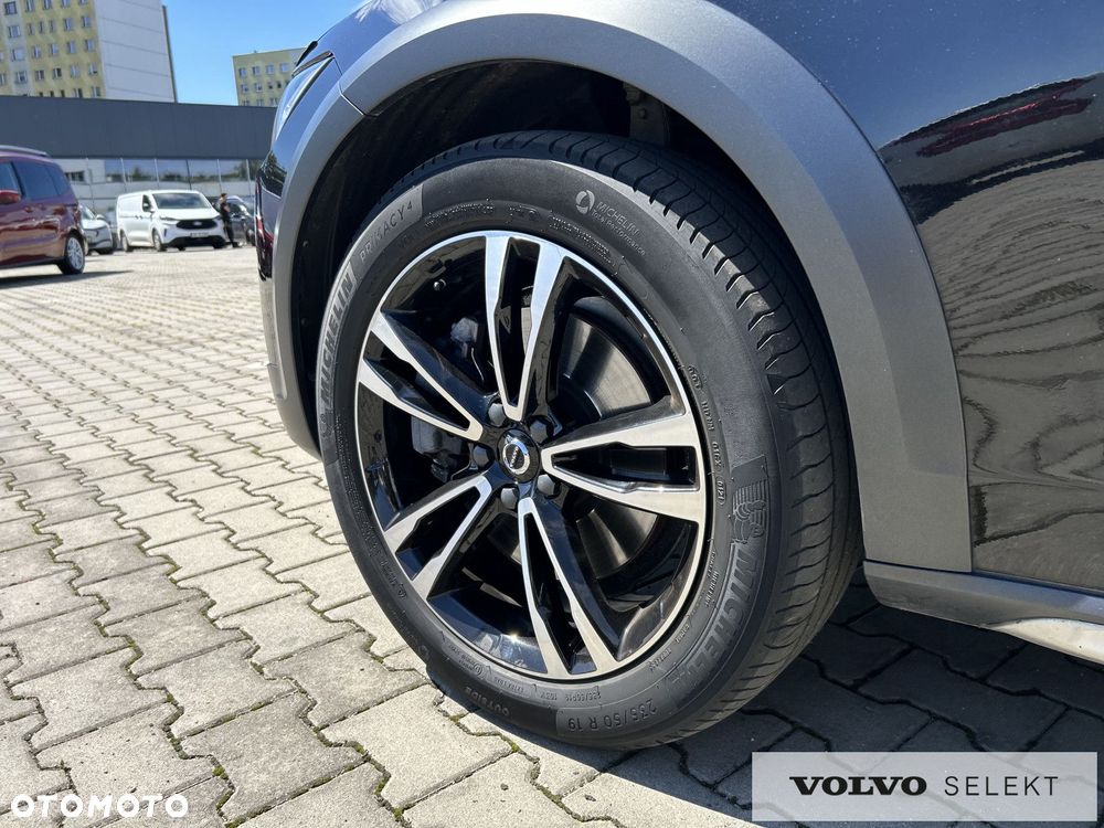 Volvo V90 Cross Country - 35