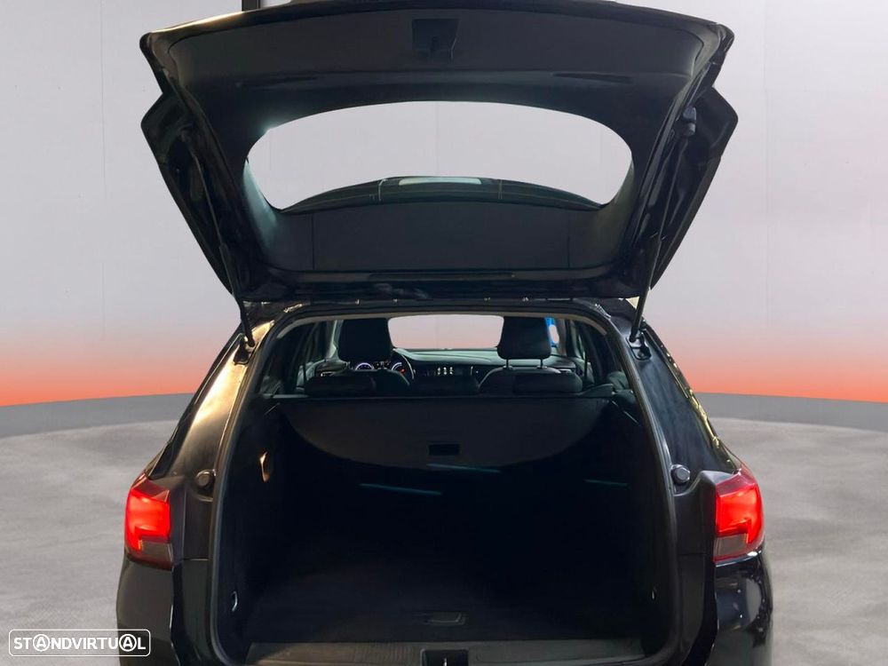 Opel Astra Sports Tourer - 8