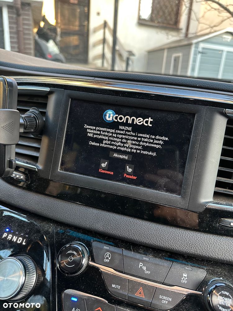 Chrysler Pacifica - 24