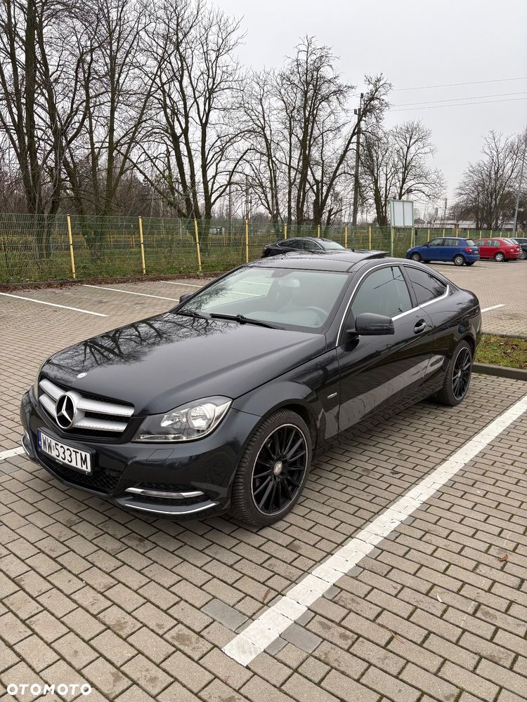 Mercedes-Benz Klasa C 180 CGI BlueEFFICIENCY - 12