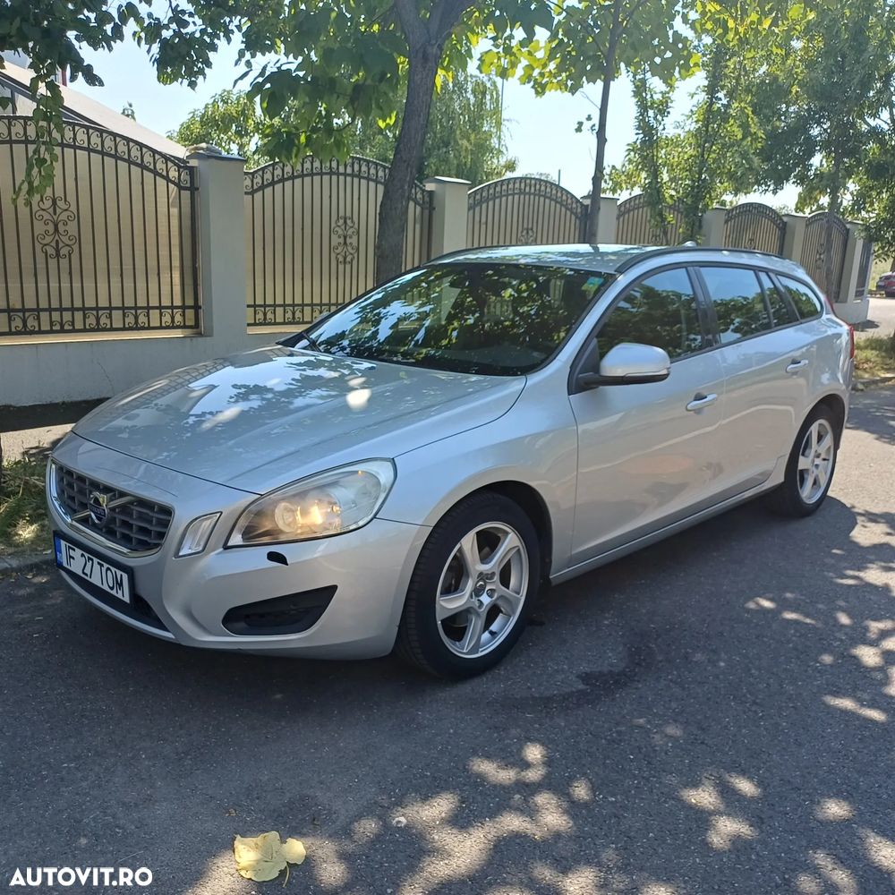Volvo V60 DRIVe Start-Stop Momentum - 1